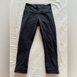 Lululemon black cropped leggings side detail